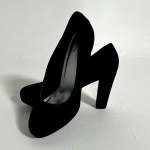It's OK, black suede platform pump